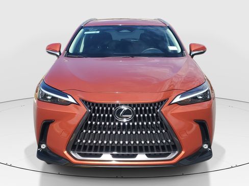 Used 2024 Lexus NX 250 FWD w/ Towing Package (2000 Lbs) image 2