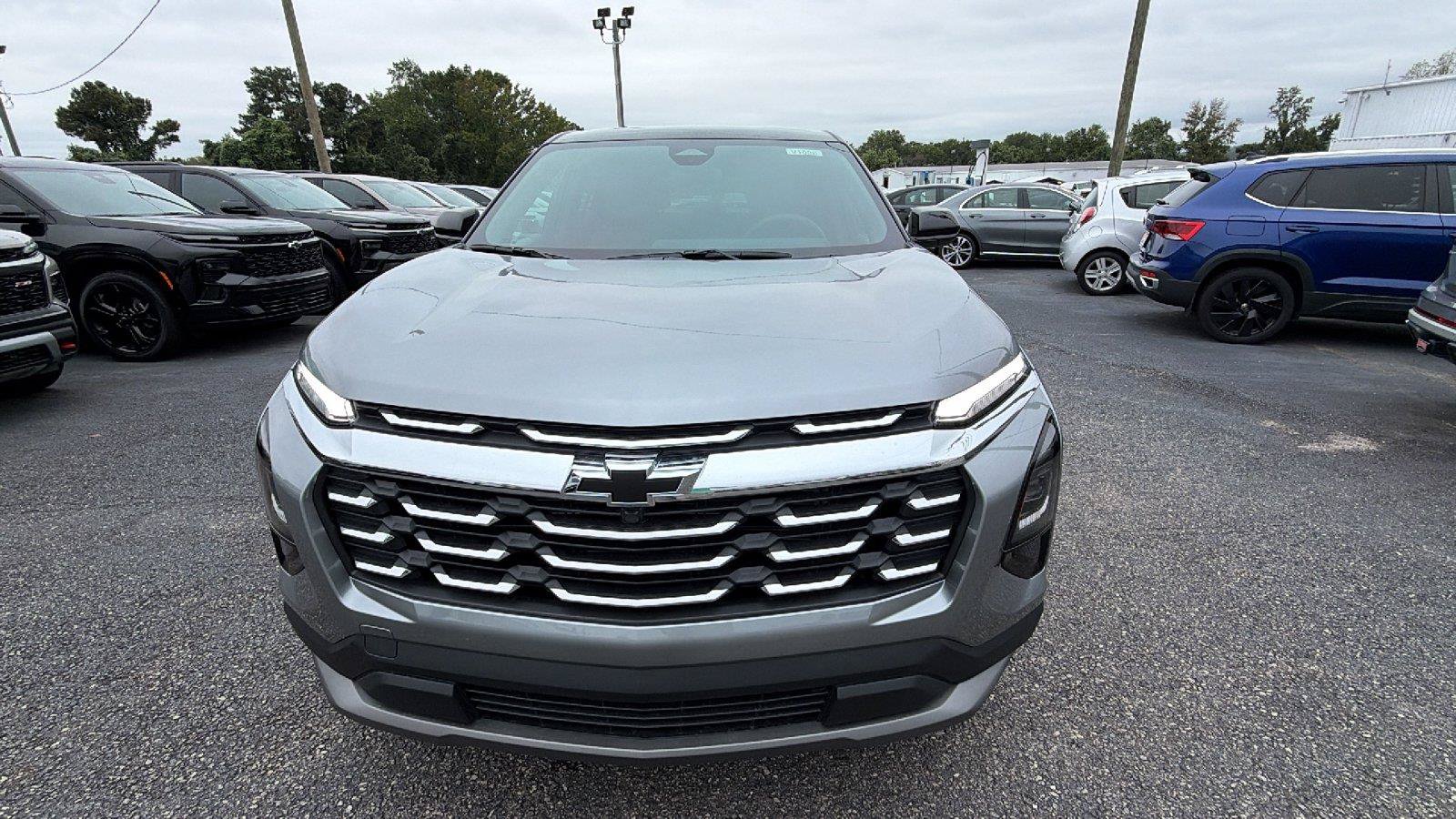 New 2027 Chevrolet Equinox LT w/ Convenience Package II FWD image 2