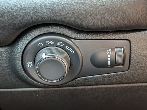 Used 2025 Dodge Durango R/T AWD/4WD image 26