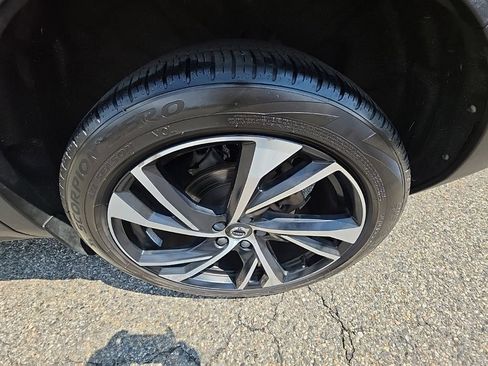 Used 2019 Volvo XC40 T5 R-Design AWD/4WD image 35