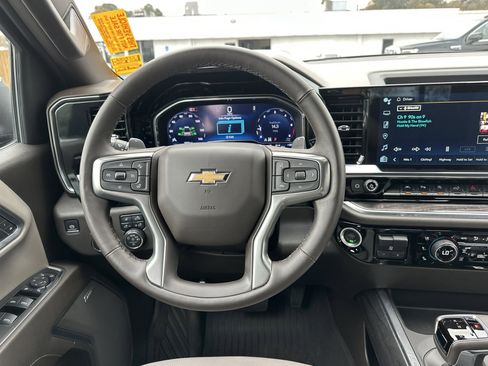 Used 2024 Chevrolet Silverado 1500 LTZ image 17