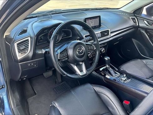 Used 2018 MAZDA MAZDA3 Grand Touring w/ Premium Equipment Package image 17