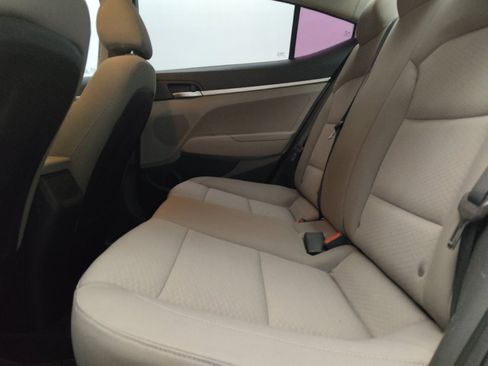 Used 2020 Hyundai Elantra SE FWD image 18