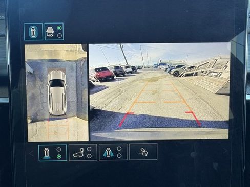 Used 2025 GMC Acadia Elevation image 10