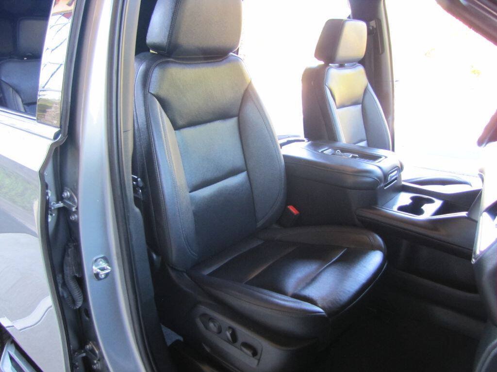 Used 2023 Chevrolet Tahoe LT w/ LT Signature Plus Package RWD image 23