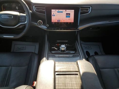 Used 2022 Jeep Wagoneer Series II AWD/4WD image 23