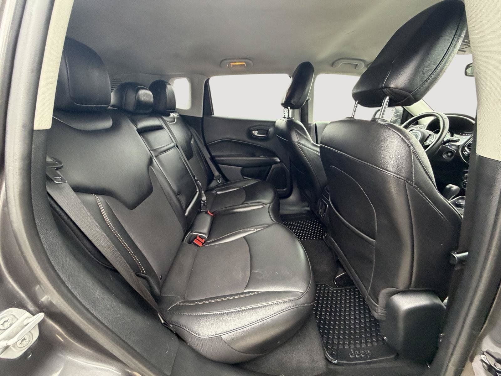 Used 2019 Jeep Compass Latitude w/ Cold Weather Group AWD/4WD image 29