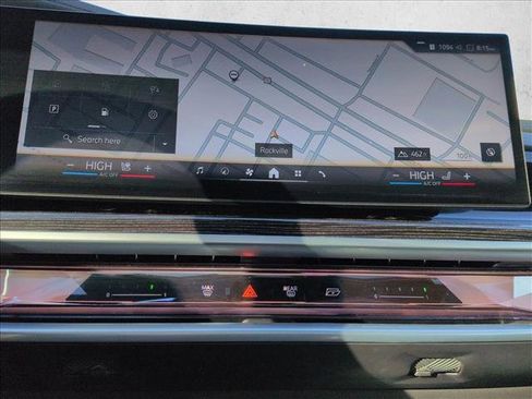 Used 2025 BMW 740i xDrive w/ Premium Package AWD/4WD image 13