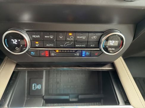 Used 2020 Ford Expedition Limited image 31