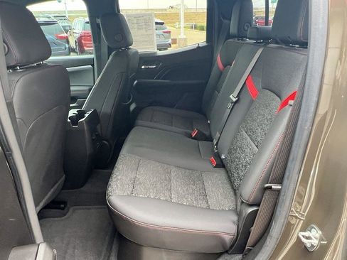 Used 2023 Chevrolet Colorado Z71 w/ Z71 Convenience Package 2 image 11