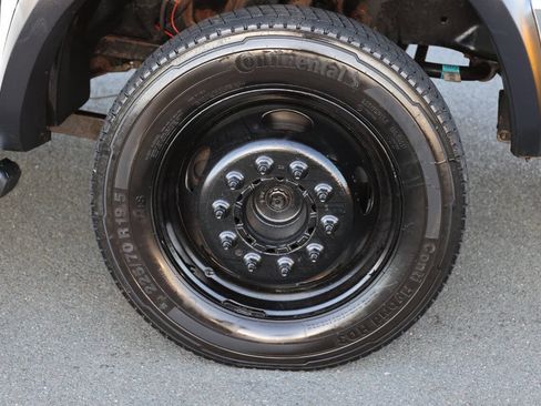 Used 2017 RAM 5500 Tradesman w/ Power & Remote Entry Group image 29