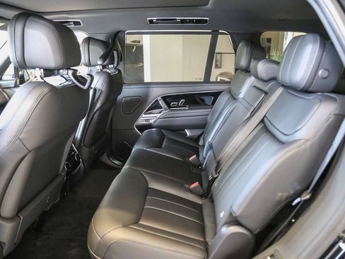 New 2026 Land Rover Range Rover Long Wheelbase SE AWD/4WD image 13