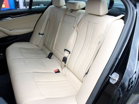 Used 2017 BMW 530i RWD image 19