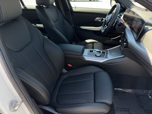 Used 2025 BMW 330i Sedan w/ M Sport Package RWD image 10