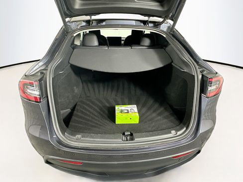 Used 2023 Tesla Model Y Long Range AWD/4WD image 31