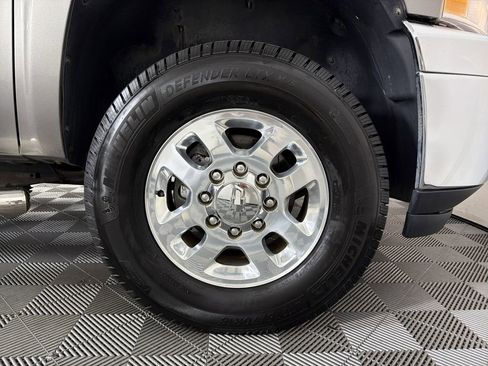 Used 2014 Chevrolet Silverado 2500 LT w/ Interior Plus Package image 10