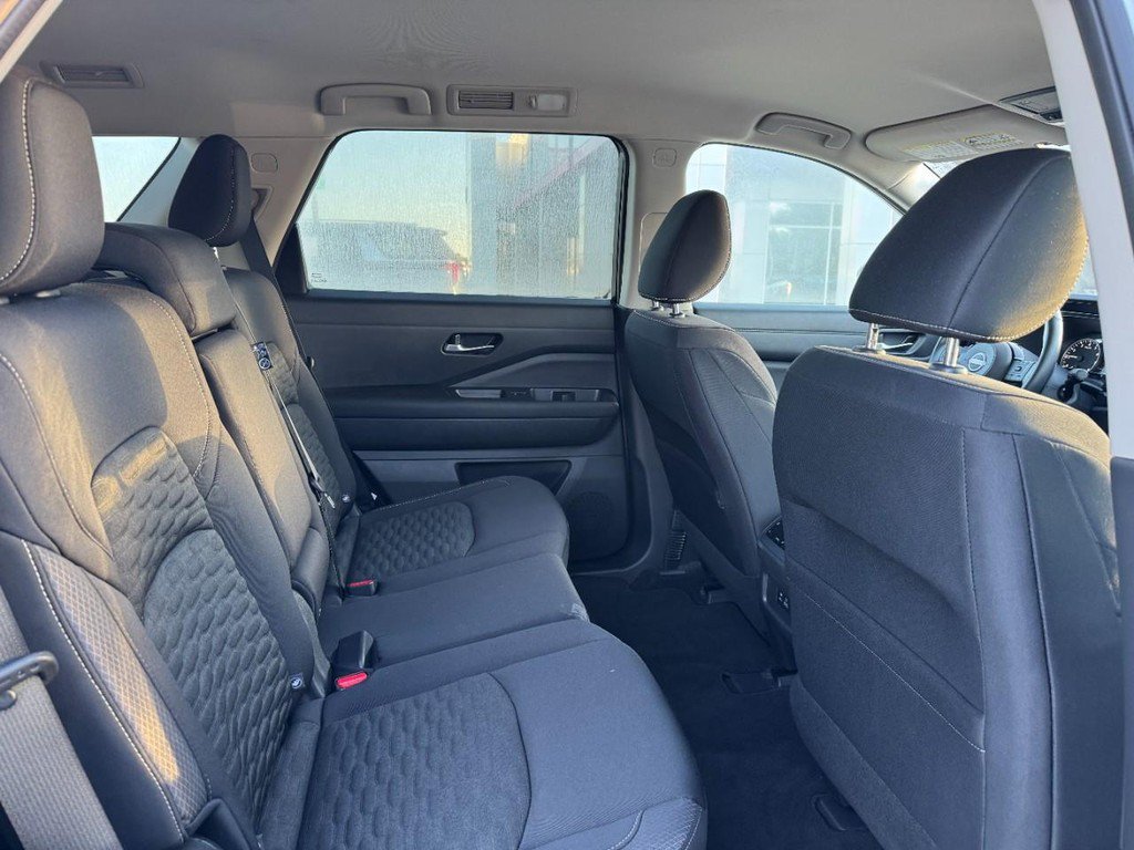Used 2022 Nissan Pathfinder SV AWD/4WD image 26