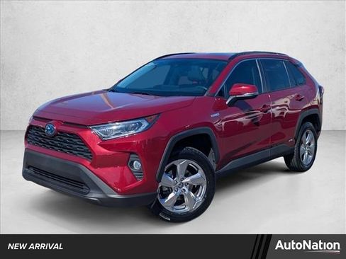 Used 2021 Toyota RAV4 XLE Premium image 1