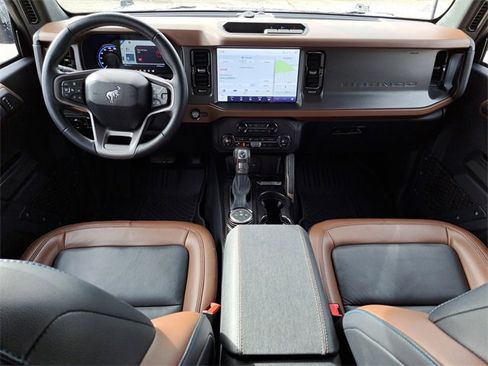 Used 2024 Ford Bronco Outer Banks image 10