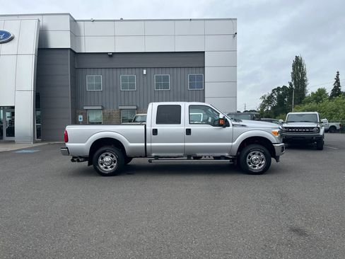 Used 2015 Ford F250 XLT w/ XLT Premium Package AWD/4WD image 6