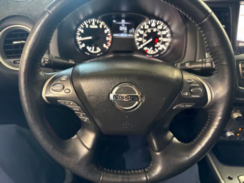 Used 2018 Nissan Pathfinder SL w/ Midnight Edition Package FWD image 22