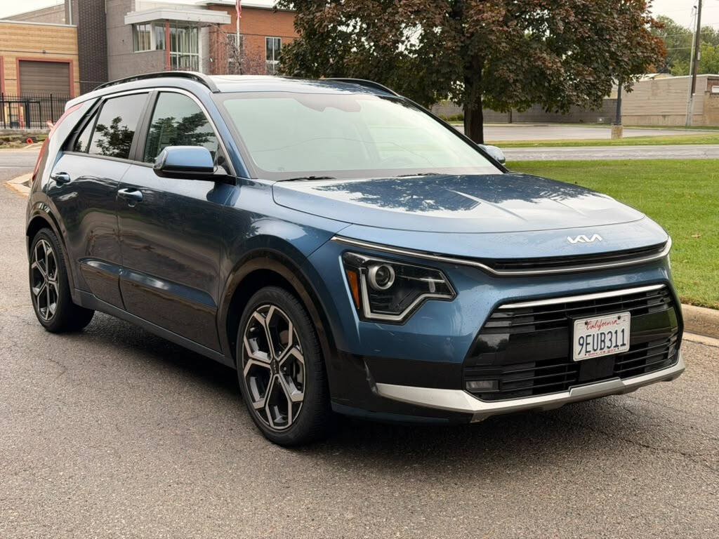 Used 2023 Kia Niro EX Touring FWD image 6