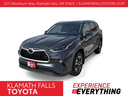 Used 2021 Toyota Highlander XLE