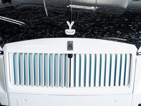 Used 2024 Rolls-Royce Spectre w/ Spectre Launch Package image 19