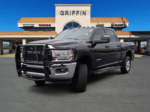 Used 2024 RAM 2500 Big Horn w/ Heated Seats & Wheel Group AWD/4WD image 11