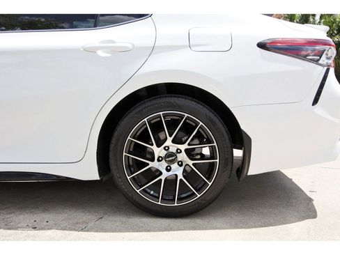 Used 2023 Toyota Camry SE w/ Convenience Package image 32