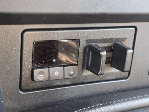 Used 2024 Nissan Armada SV image 31