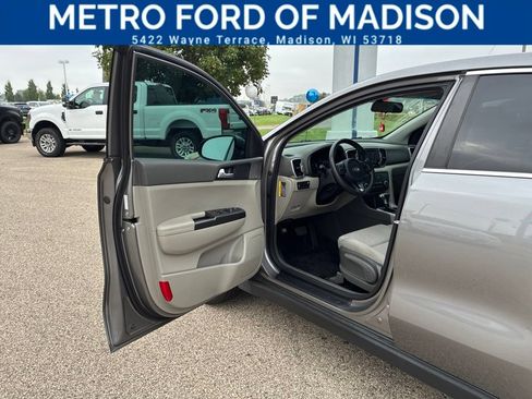 Used 2019 Kia Sportage LX FWD image 9