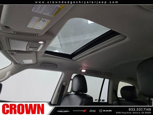 Used 2024 Nissan Armada SL w/ Captain's Chairs Package image 28