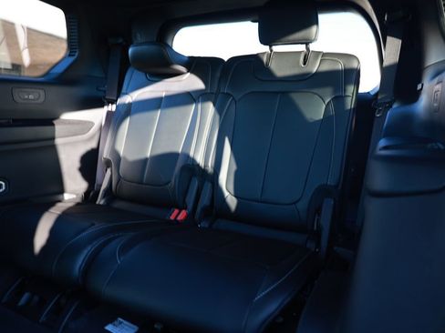 New 2025 Jeep Grand Cherokee L Limited image 30