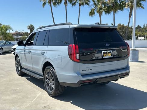New 2026 Ford Expedition Platinum w/ Stealth Appearance Package AWD/4WD image 4