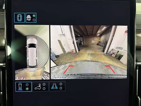 New 2026 GMC Yukon XL Elevation image 32