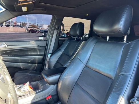 Used 2022 Jeep Grand Cherokee Laredo X image 28