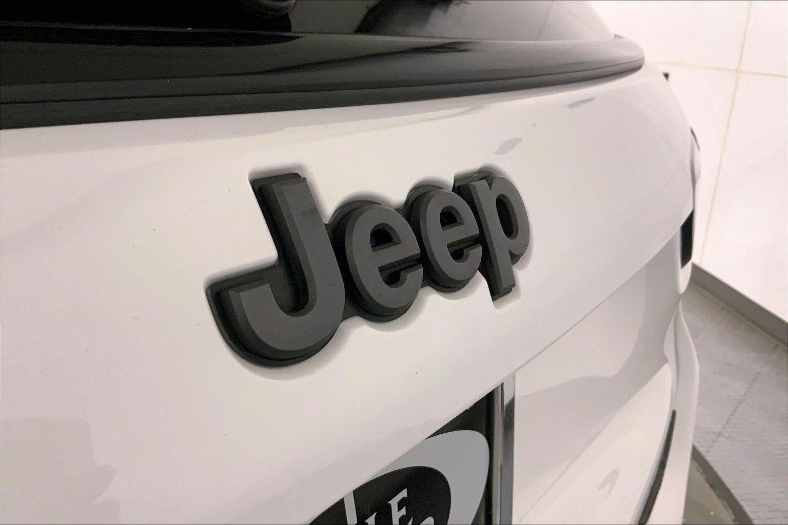 Used 2025 Jeep Compass Trailhawk AWD/4WD image 29