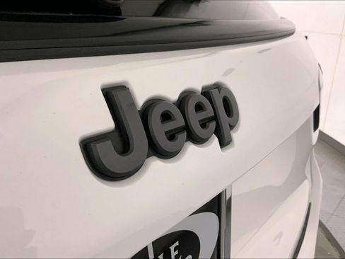 Used 2025 Jeep Compass Trailhawk AWD/4WD image 29