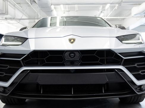 Used 2021 Lamborghini Urus image 8