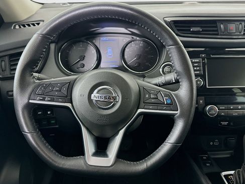 Used 2019 Nissan Rogue SV w/ Premium Package AWD/4WD image 18
