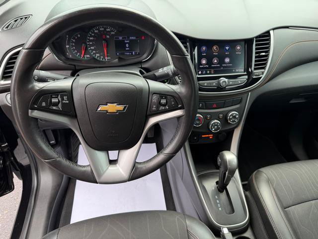 Used 2020 Chevrolet Trax LT w/ LT Convenience Package FWD image 9