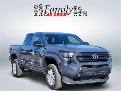 Used 2025 Toyota Tacoma SR image 2