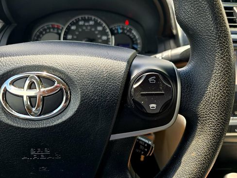 Used 2013 Toyota Camry LE image 23