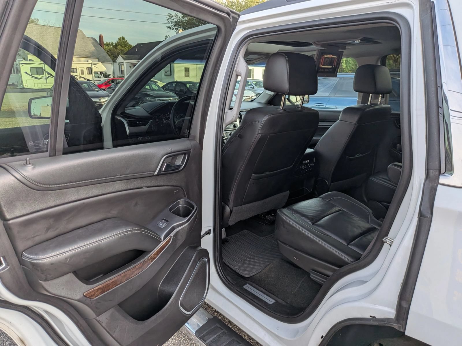 Used 2017 Chevrolet Tahoe LT w/ LT Signature Package AWD/4WD image 32
