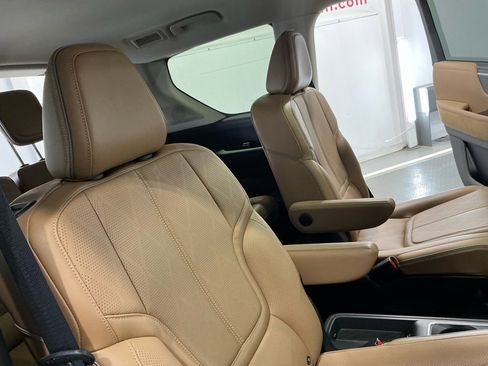 Used 2025 INFINITI QX80 Sensory image 28