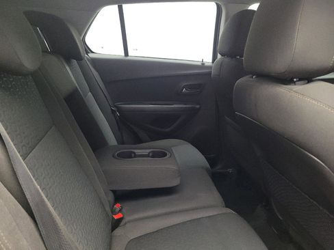 Used 2021 Chevrolet Trax LS image 19