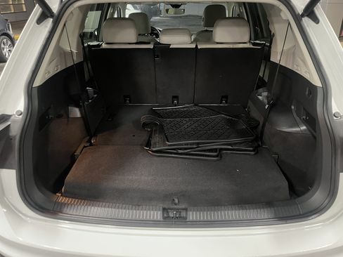 Used 2021 Volkswagen Tiguan SEL FWD image 15