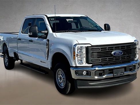 New 2026 Ford F250 XL w/ FX4 Off-Road Package image 2