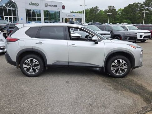 Used 2021 Nissan Rogue SV FWD image 13